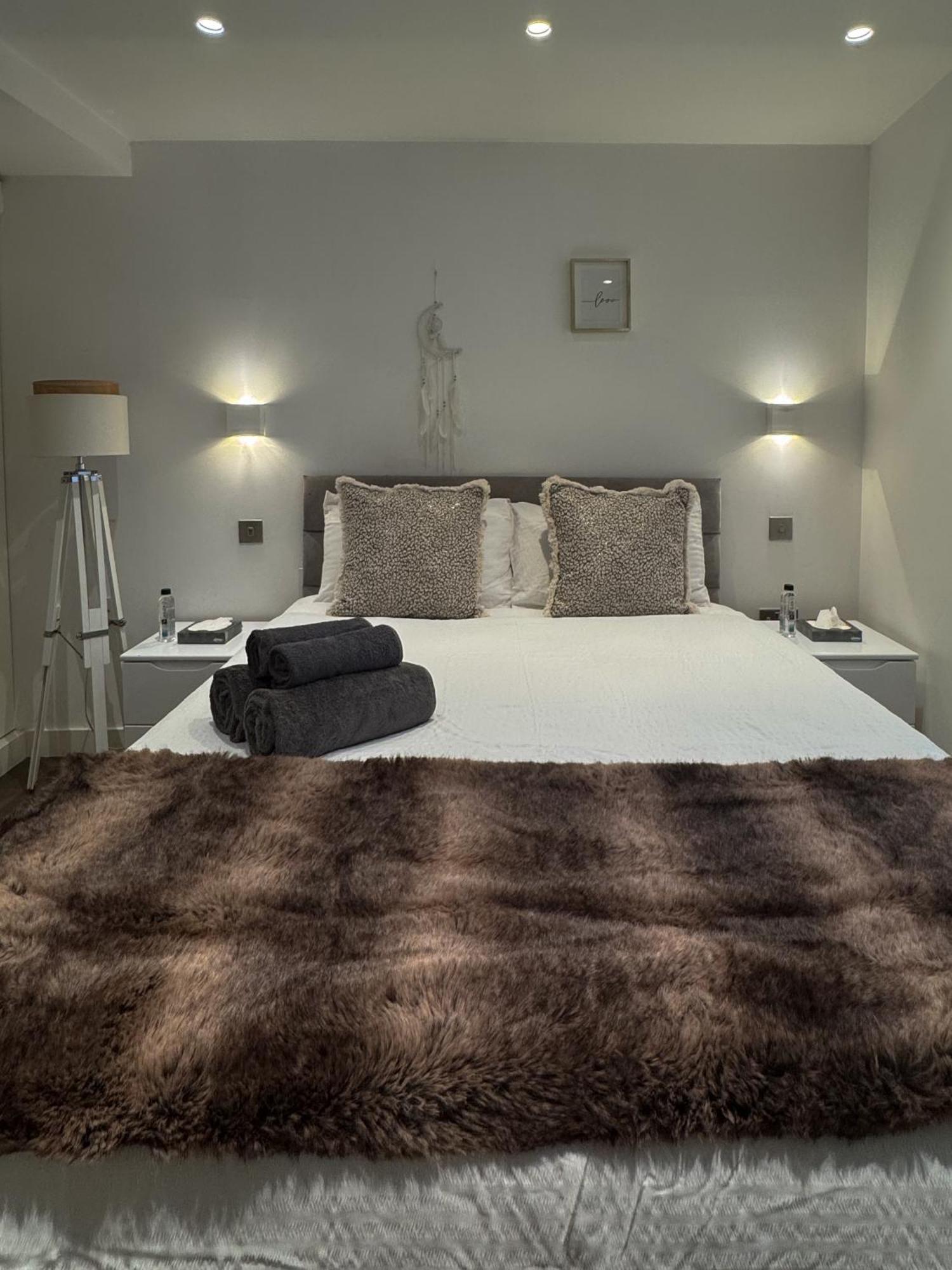 Mayfair 2 Beds Flat Near Bond Street, Opposite Selfridges On Oxford Street London Bagian luar foto
